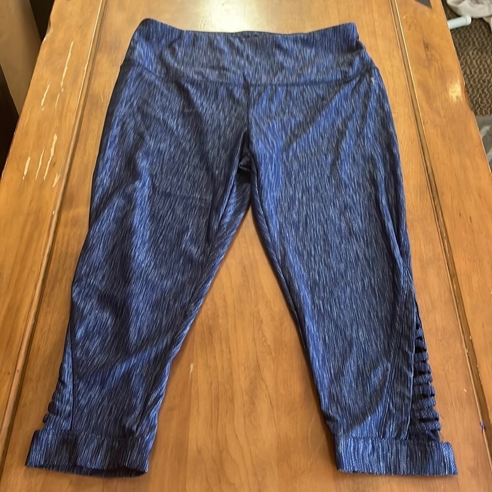 Danskins Cropped Leggings Size XL
